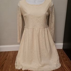 Quarter sleeve mid knee lace dress size M